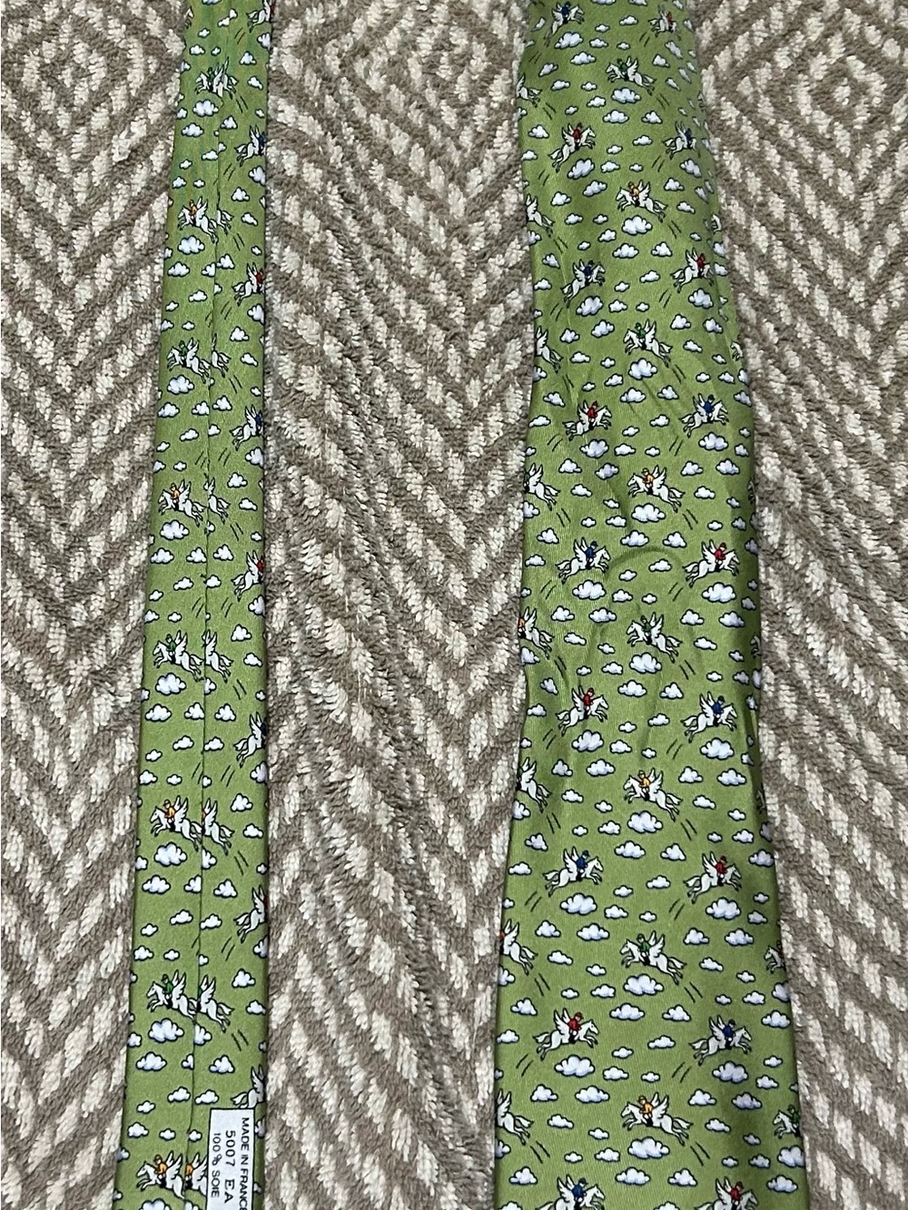 Hermes Light Green Silk Tie with Pegasus and Cloud Motif - Picture 3 of 4